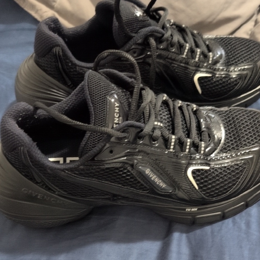Givenchy Sneakers